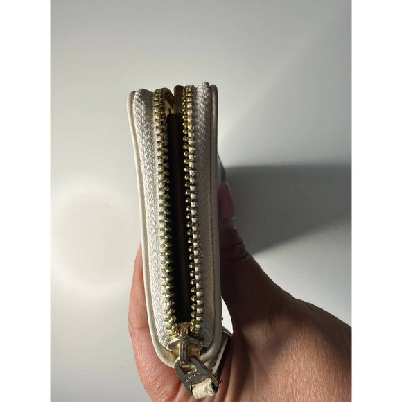 Coach Zippy Wallet - Picture 6 of 12